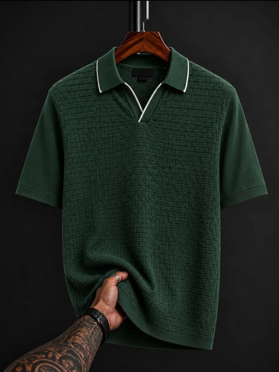 Men's Short-Sleeve Textured Knit Polo Shirt with Contrast Piping Trim