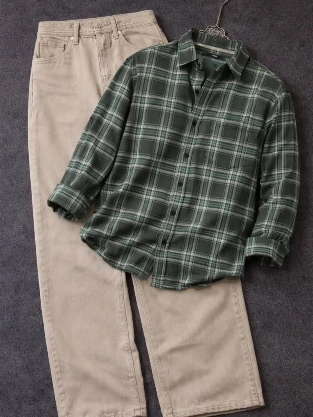 Men's Long-Sleeve Plaid Flannel Button-Down Shirt with Casual Neutral Trousers Combo