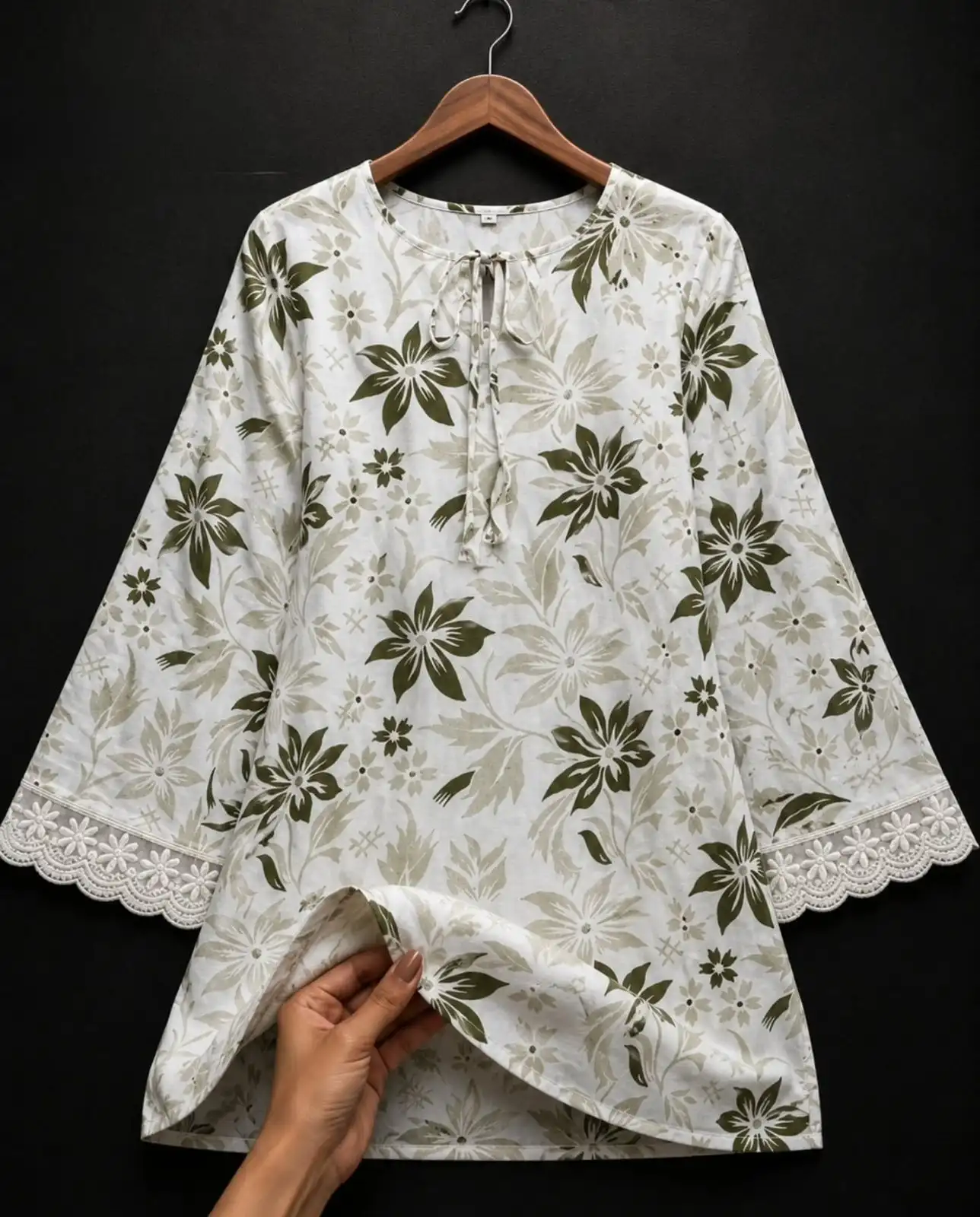 Women’s Floral Printed Lace Sleeve Tunic Top